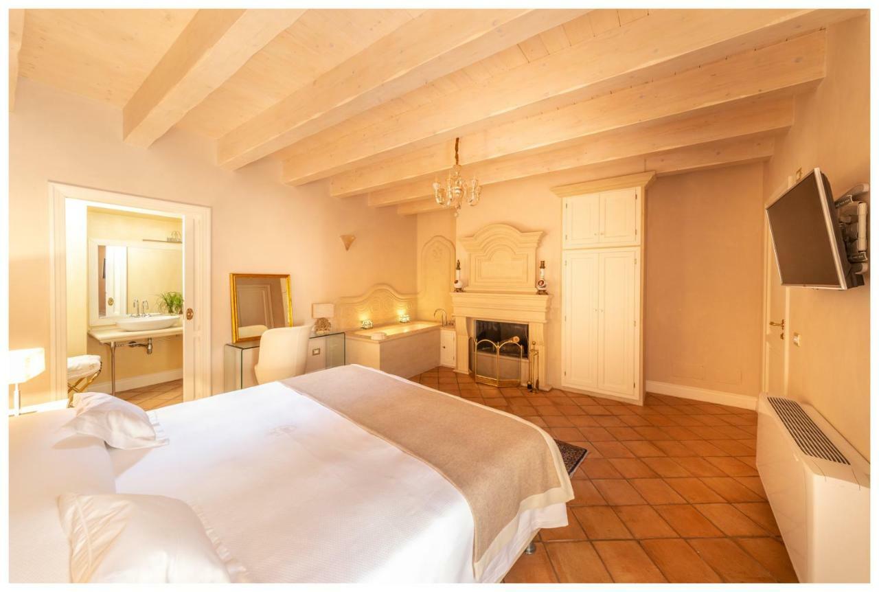 Boutique - Lodge & Suites Crotone Buitenkant foto